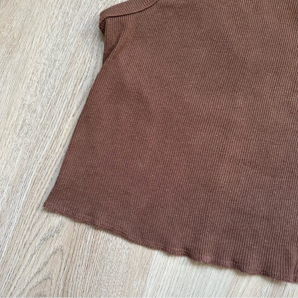 Urban Outfitters Crop Top - Picture 2 of 5